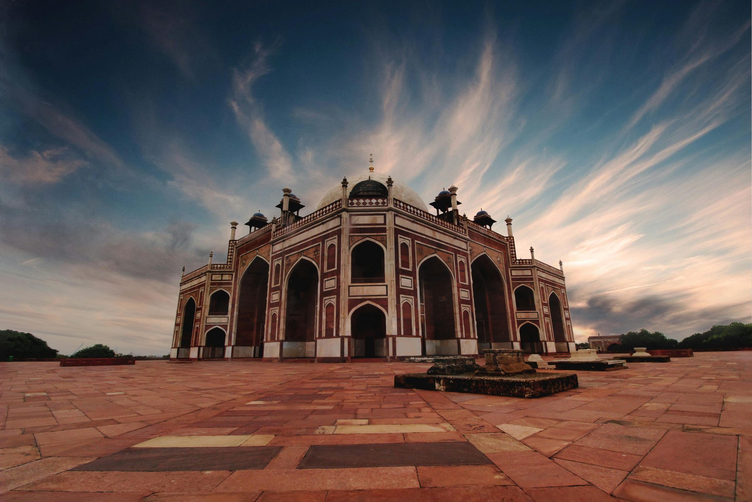 Travelling agency to agra trip